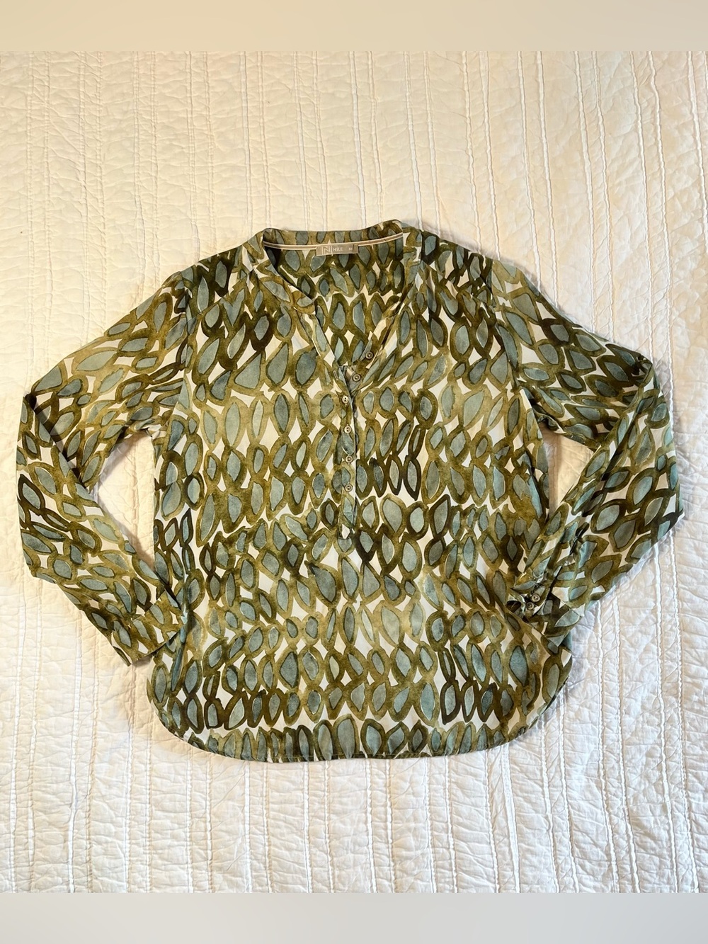 NILE Abstract Leaf Print V-Neck Long Sleeve Blouse Top Green Blue XS
